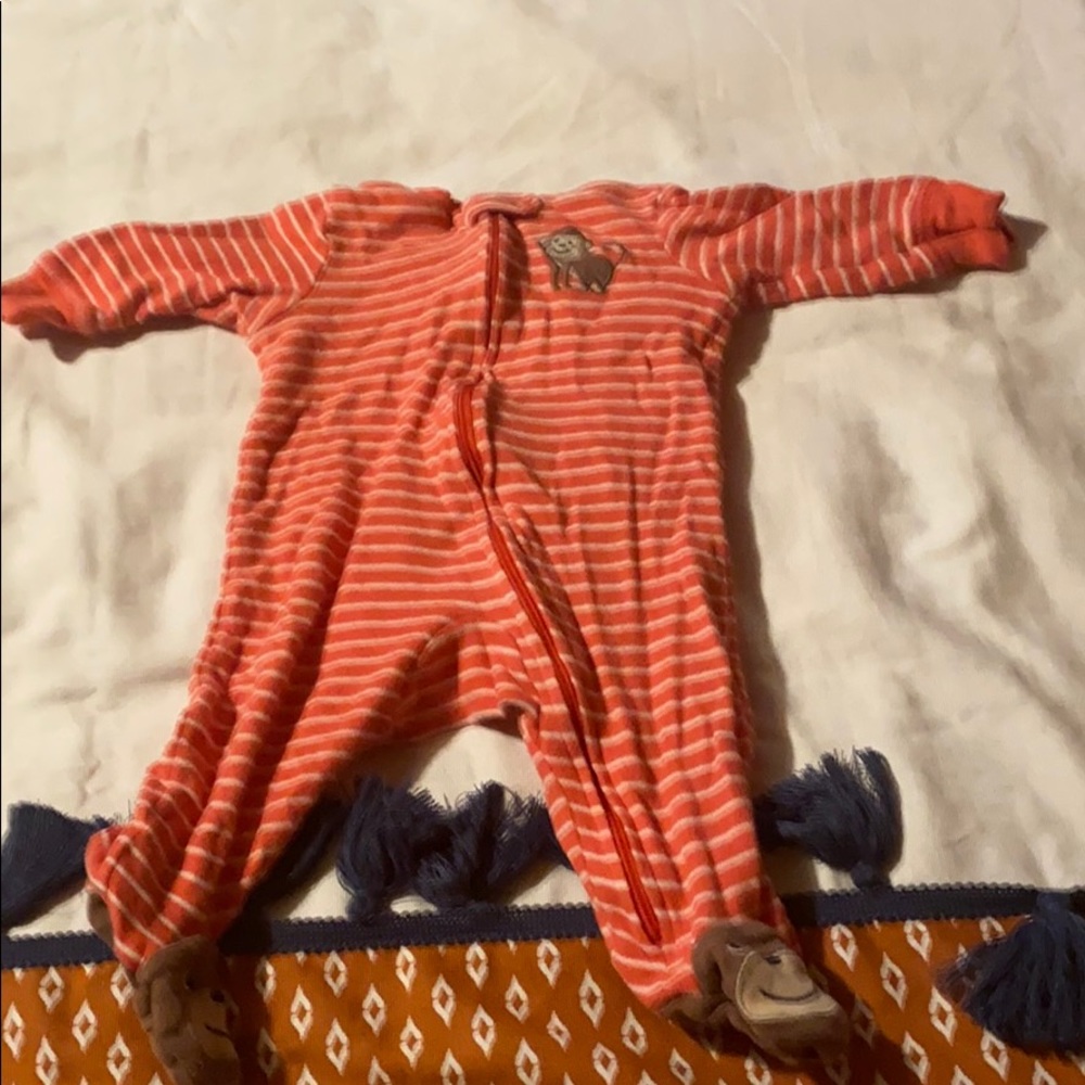 3 month old footsies